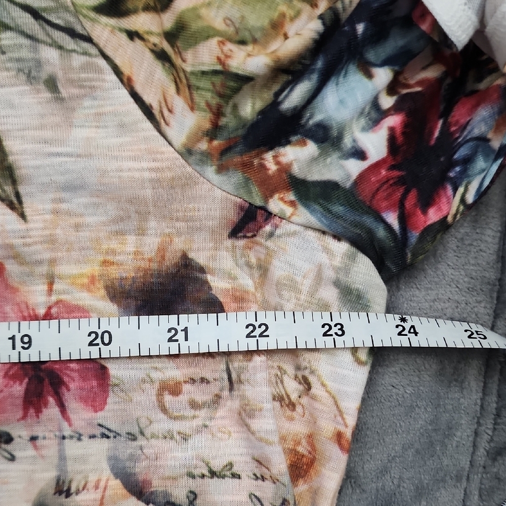 Time and Tru Floral Tunic Top in Cream Multi - Picture 5 of 7
